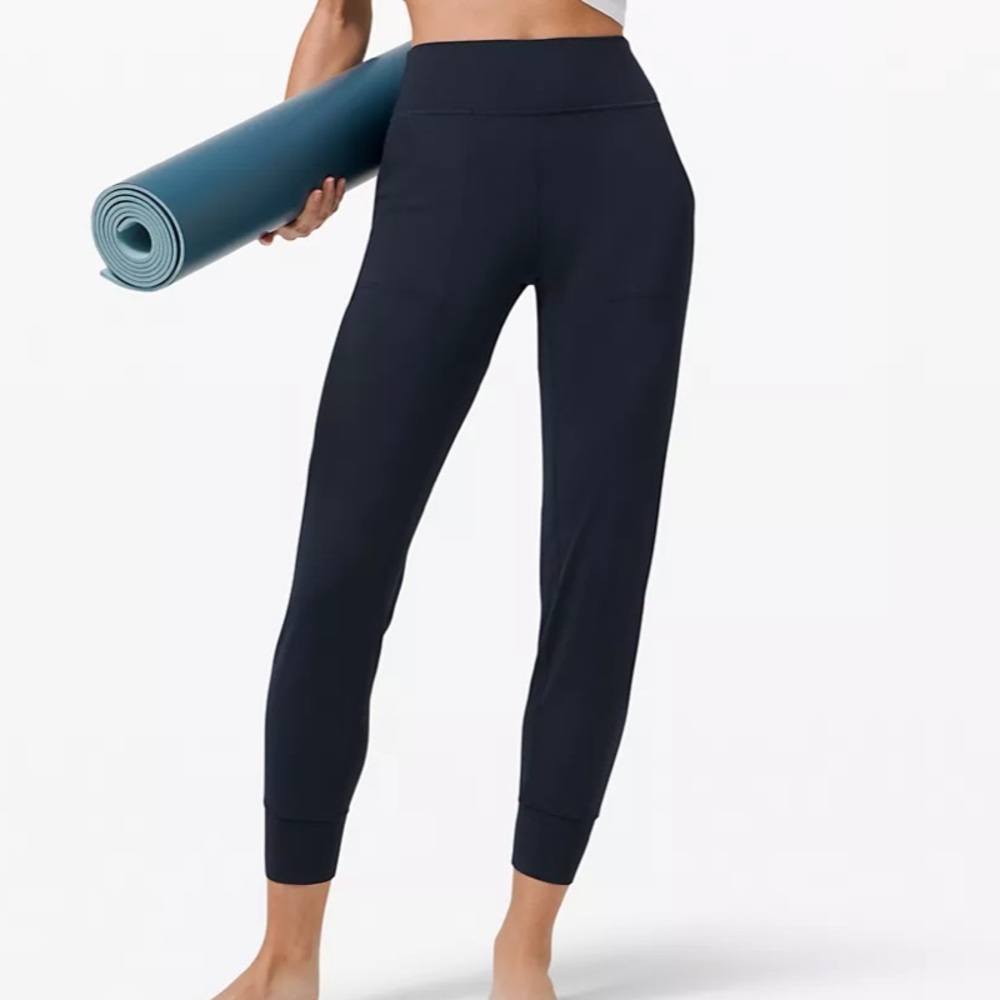 Lululemon Align High-Rise Jogger, size 4, black